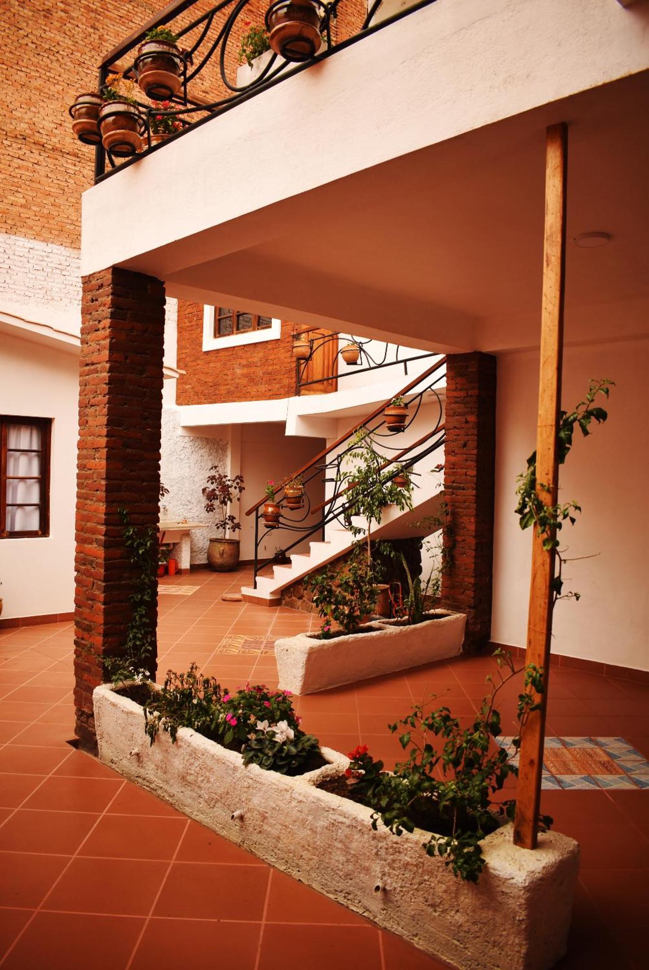 Casa San Martin Suites Кочабамба Экстерьер фото